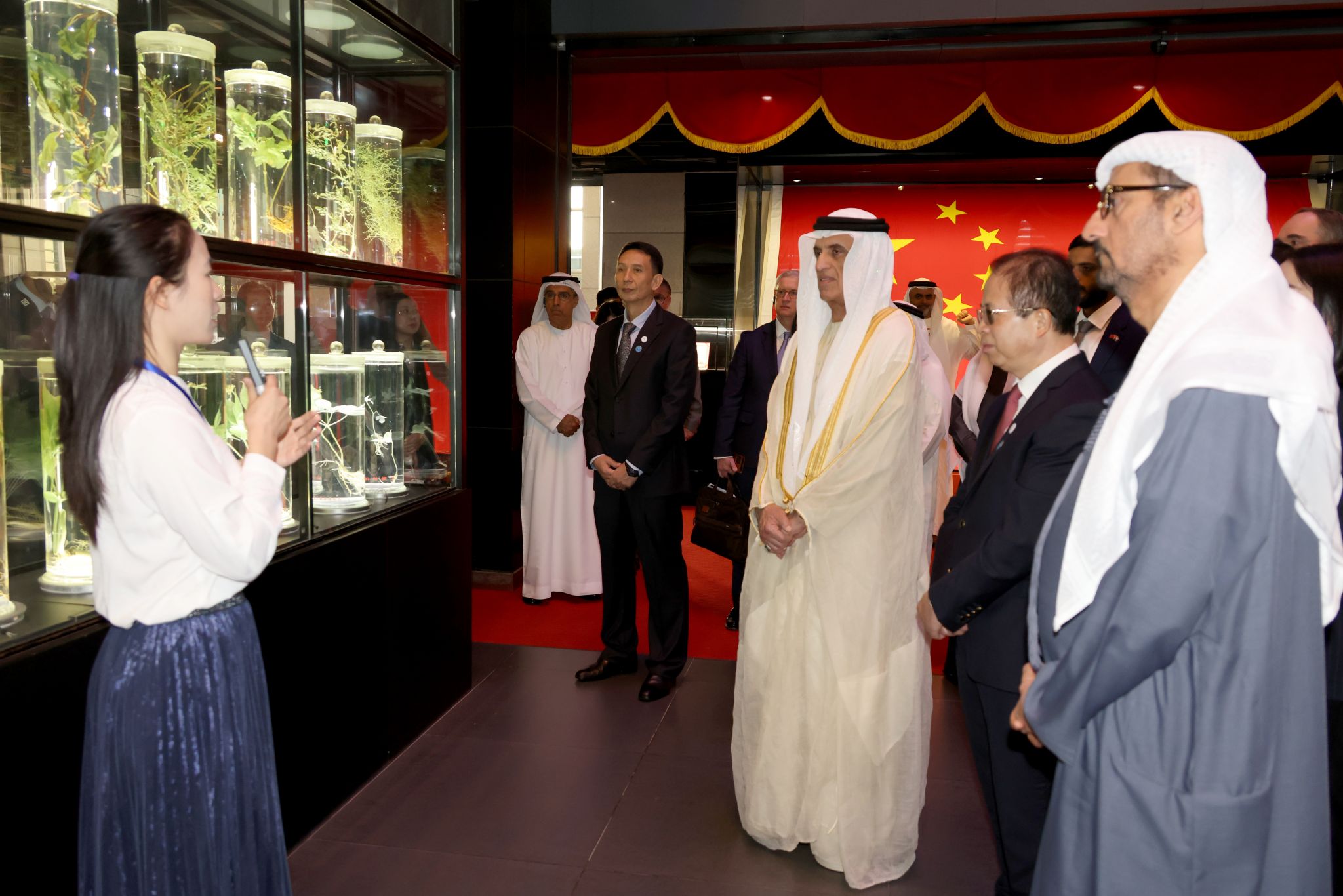 阿联酋联邦最高委员会成员、哈伊马角酋长访问beat365官方网站