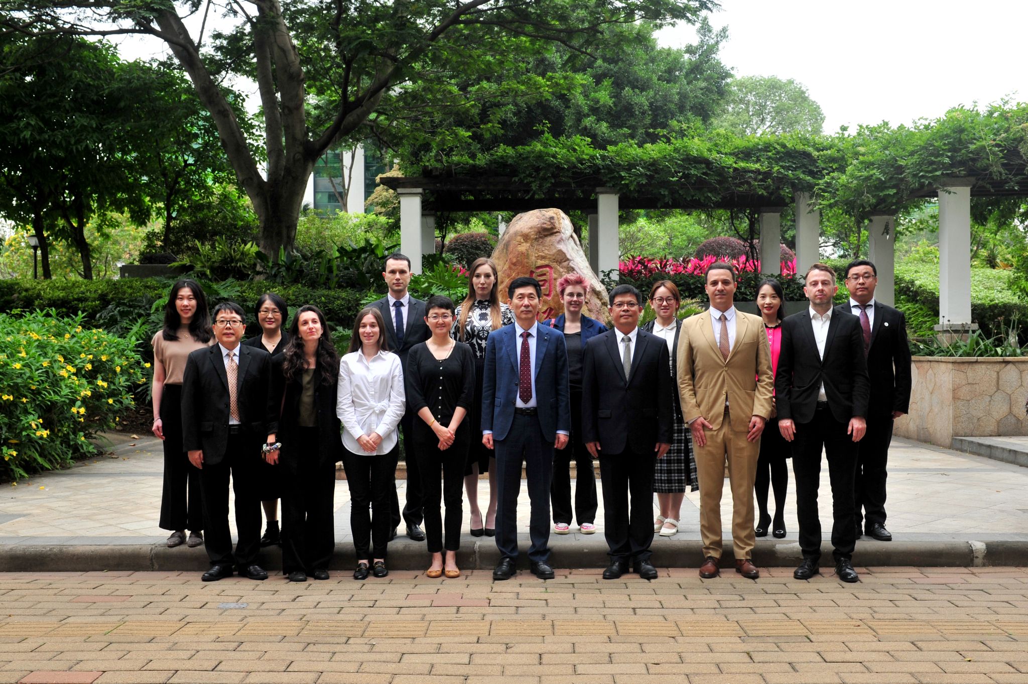 “驻华外交官中国行—广东活动”代表团来校参访