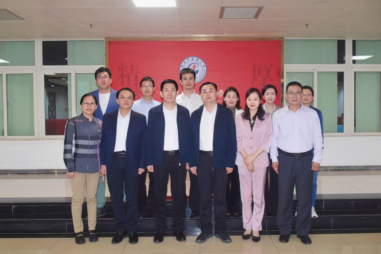 “锡”望您来  共谋发展——无锡市卫健委一行来我校交流