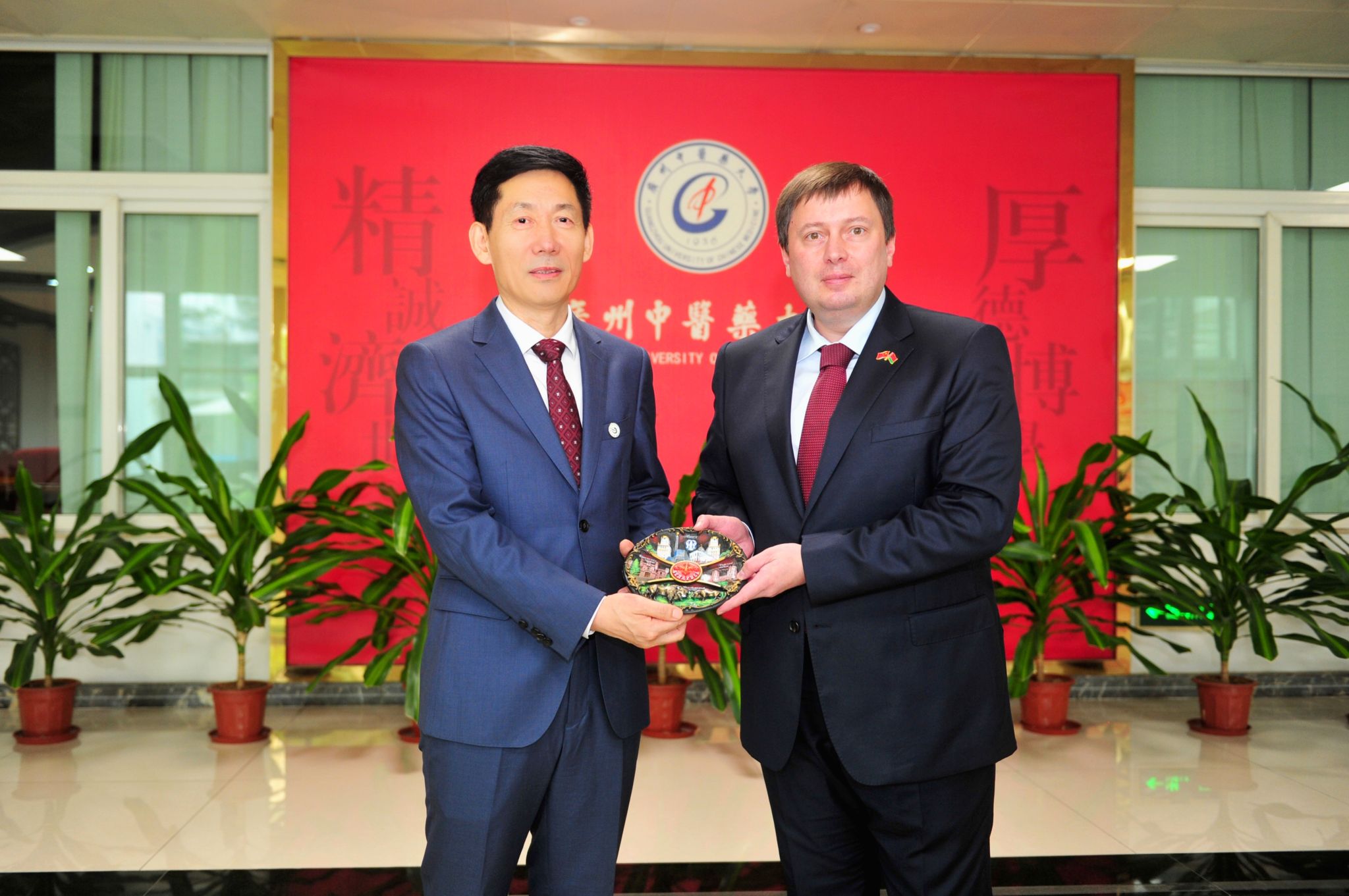 白俄罗斯共和国驻广州总领事馆代表团来beat365官方网站访问